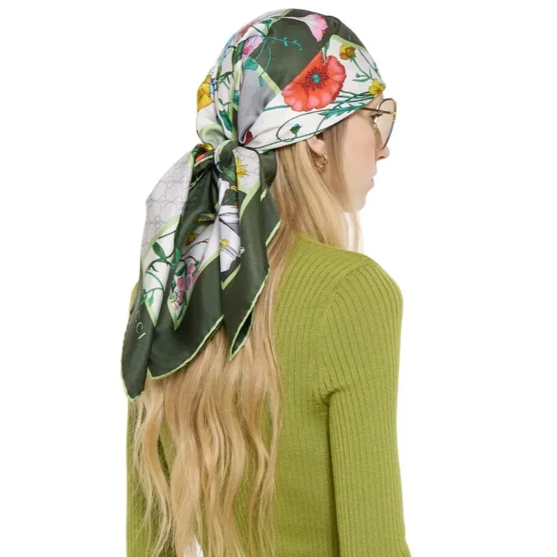 Gucci Printed Silk Twill Carre Scarf Green Gucci Printed Silk Twill Carre Scarf Green