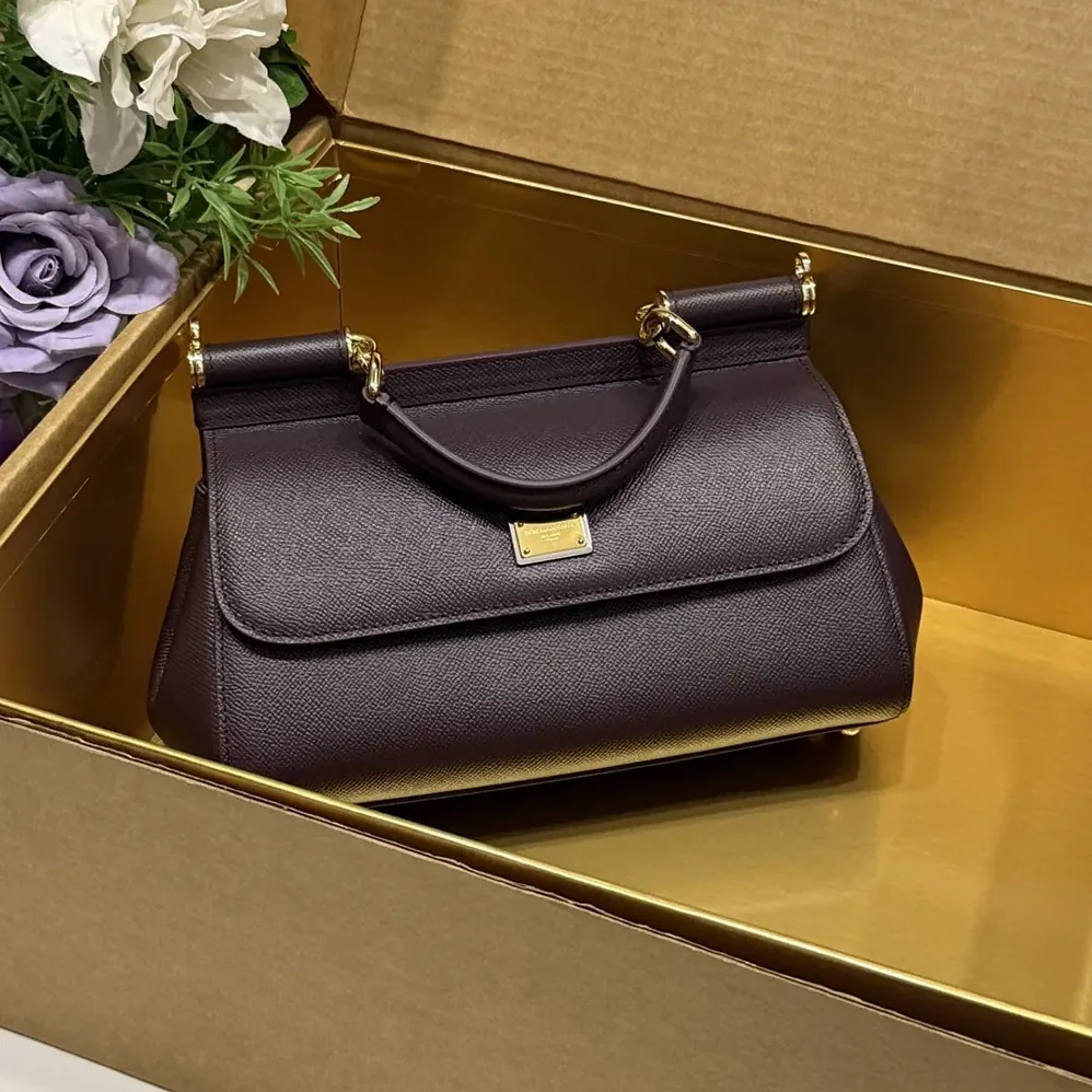Dolce Gabbana D&G Medium Sicily Handbag in Dauphine Ccalfskin for Women in Purple Dolce Gabbana D&G Medium Sicily Handbag in Dauphine Ccalfskin for Women in Purple