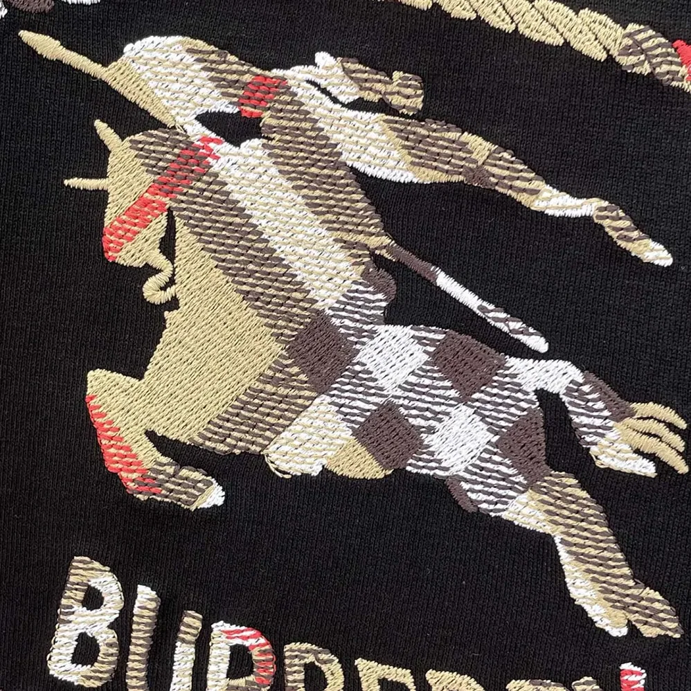 Burberry Check Knight Stamp Cotton T-shirt for Women in Black Burberry Check Knight Stamp Cotton T-shirt for Women in Black