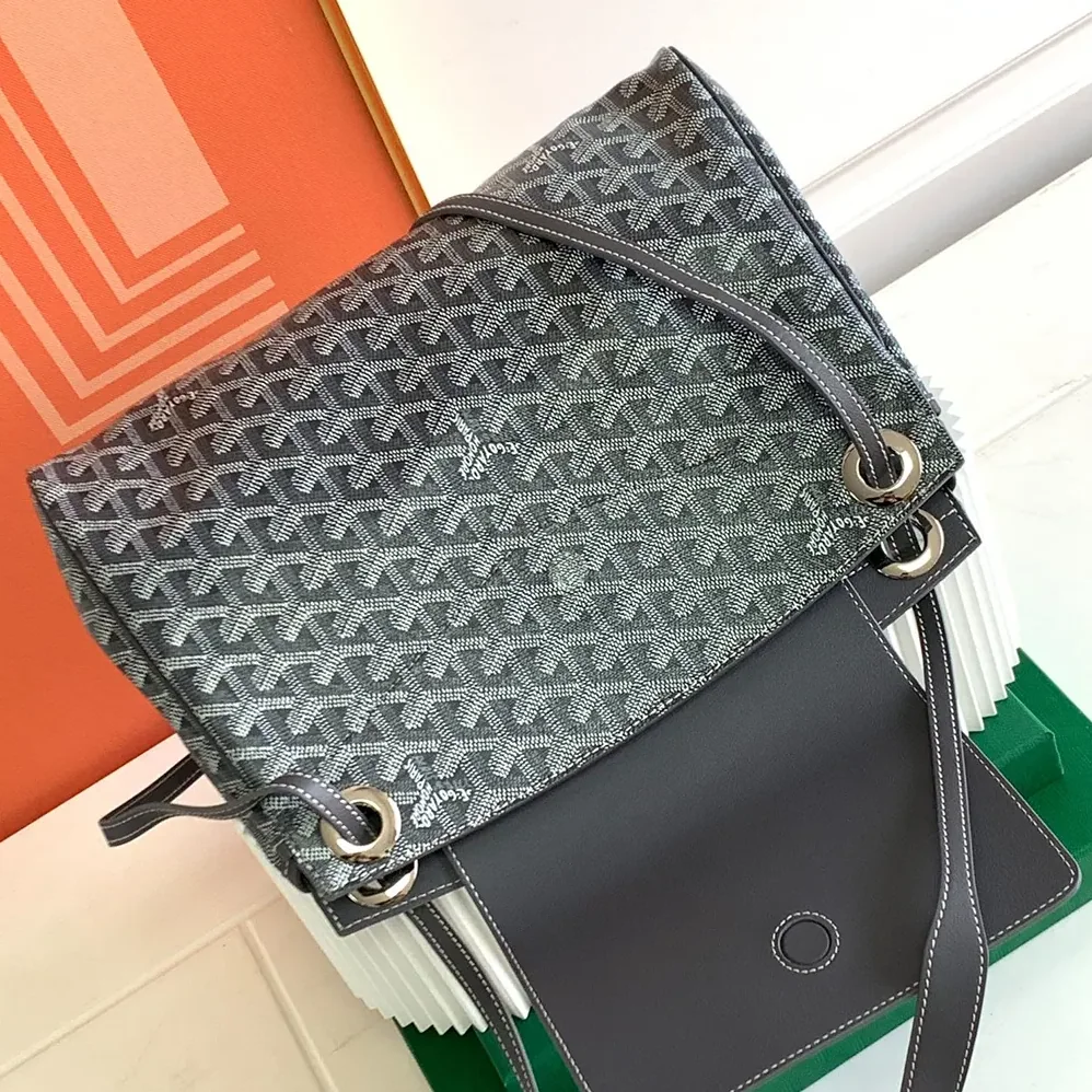 Goyard Rouette Souple Bag for Unisex in Grey Goyard Rouette Souple Bag for Unisex in Grey