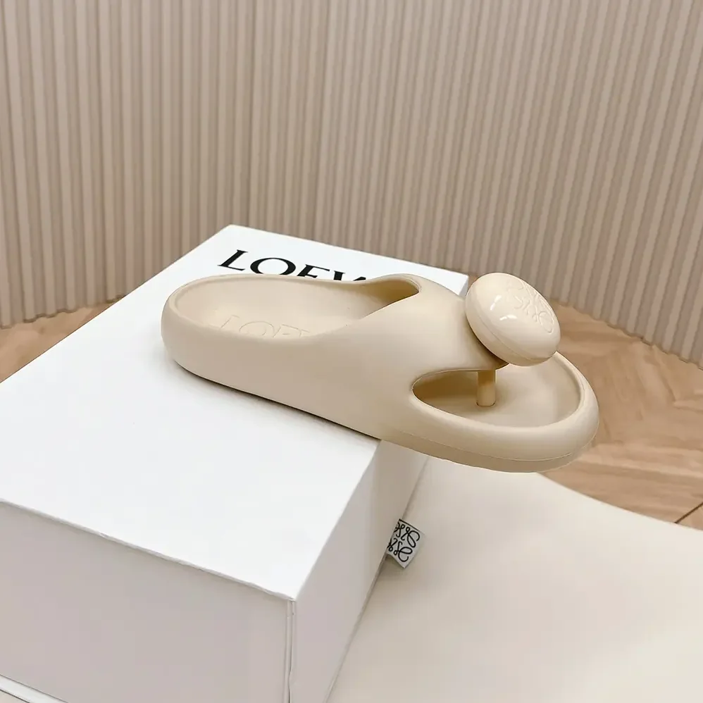 Loewe Foam Pebble Sandal for Women in White