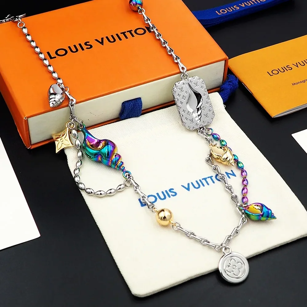 Louis Vuitton Shell Necklace Silver Louis Vuitton Shell Necklace Silver