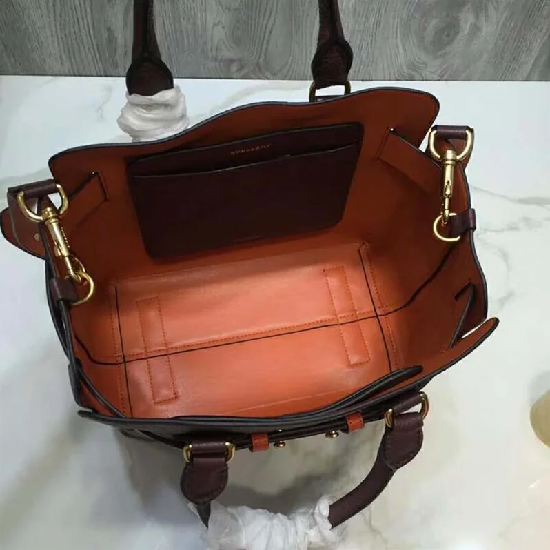 Burberry The Medium Leather Belt Bag for Women in Maroon