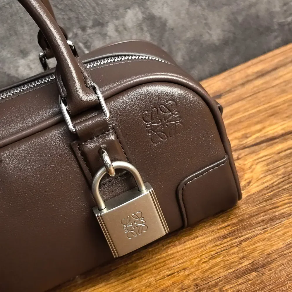 Loewe Amazona 23 Cropped Bag in Shiny Calfskin for Women in Squirrel Loewe Amazona 23 Cropped Bag in Shiny Calfskin for Women in Squirrel