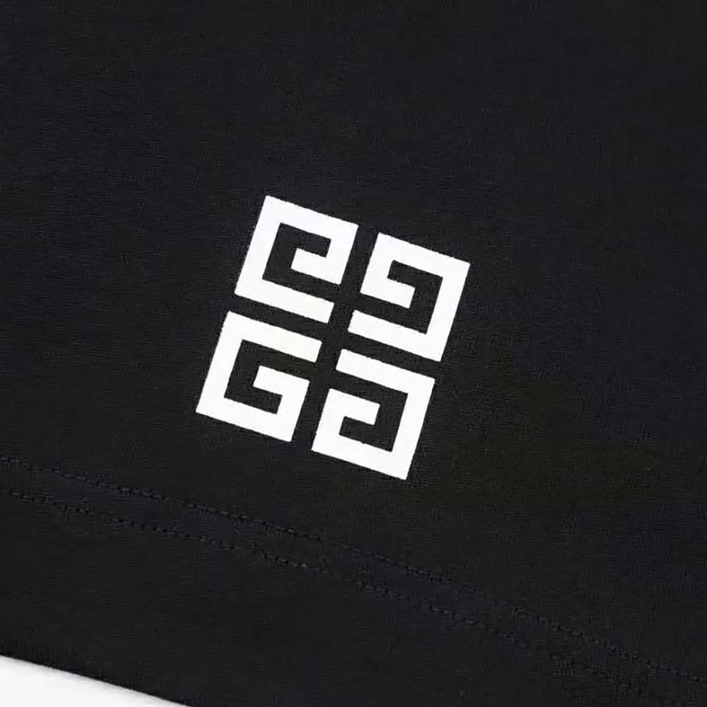 Givenchy Givenchy 4g Lock Slim Fit T-shirt for Men in Black