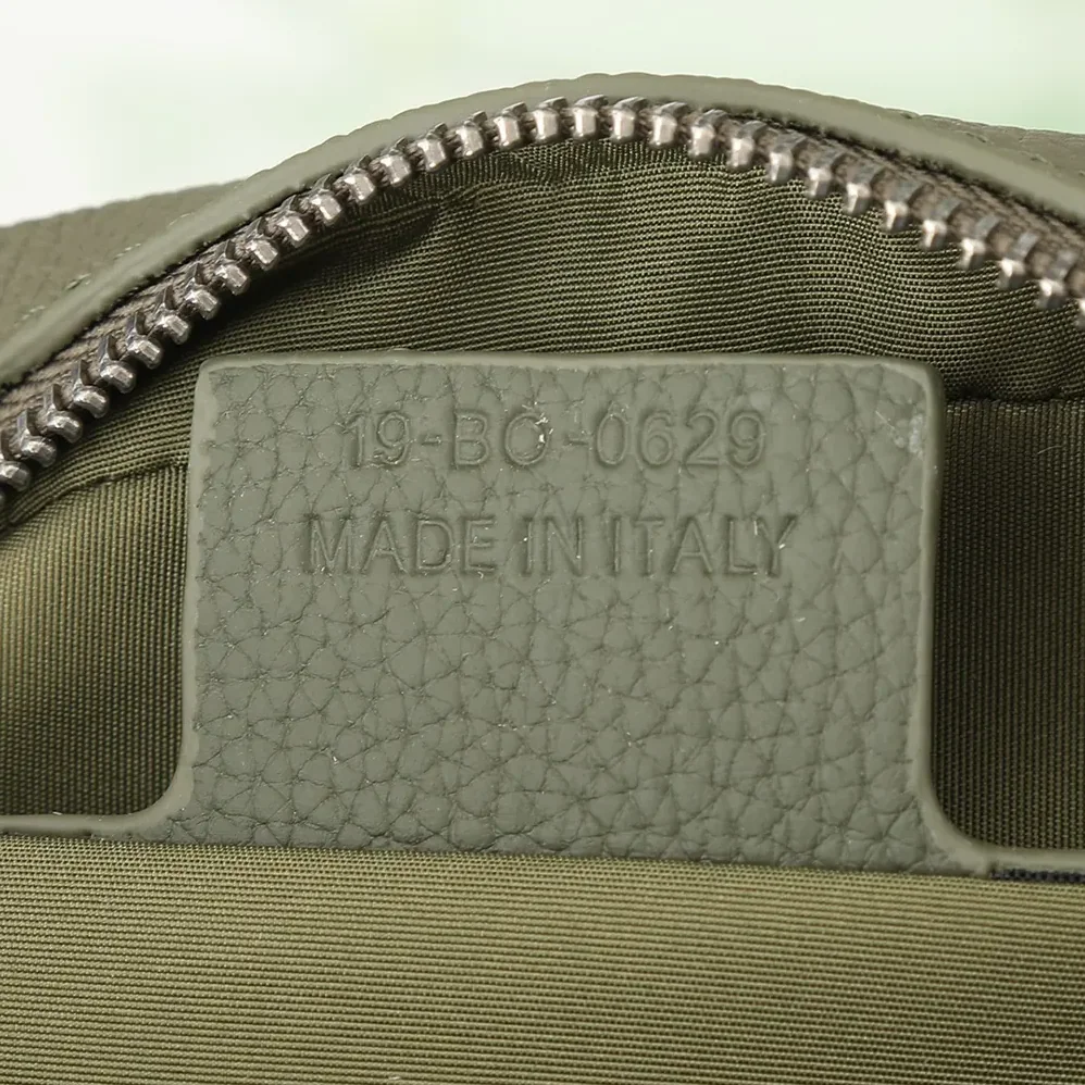 Dior Rider 2.0 Zipped Messenger Bag Khaki Dior Gravity Leather and Khaki Grained Calfskin for Men Dior Rider 2.0 Zipped Messenger Bag Khaki Dior Gravity Leather and Khaki Grained Calfskin for Men