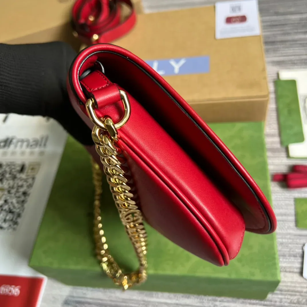 Gucci Blondie Medium Shoulder Bag in Red Gold Hardware Gucci Blondie Medium Shoulder Bag in Red Gold Hardware