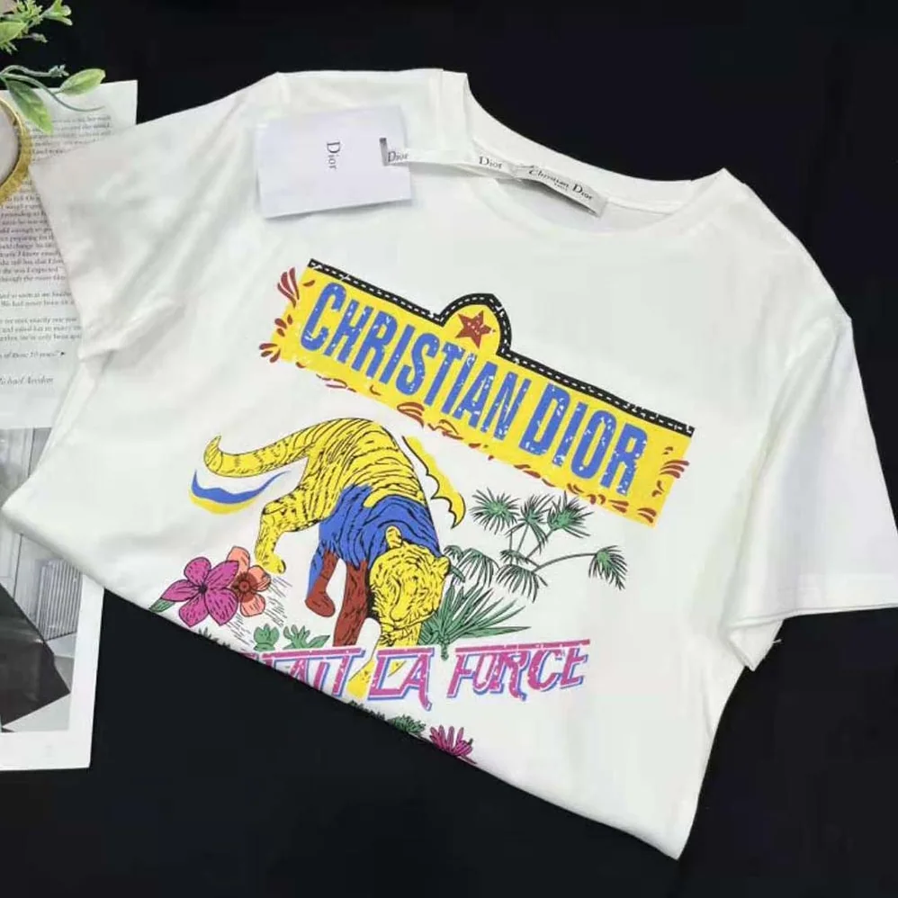 Dior T-shirt White Cotton and Linen Jersey with Multicolor Indian Animals Tiger Motif for Women Dior T-shirt White Cotton and Linen Jersey with Multicolor Indian Animals Tiger Motif for Women