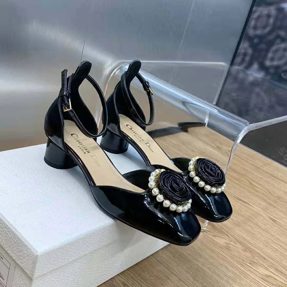 Dior Dior Rose Pump Black Patent Calfskin and White Resin Pearls for Women Dior Dior Rose Pump Black Patent Calfskin and White Resin Pearls for Women