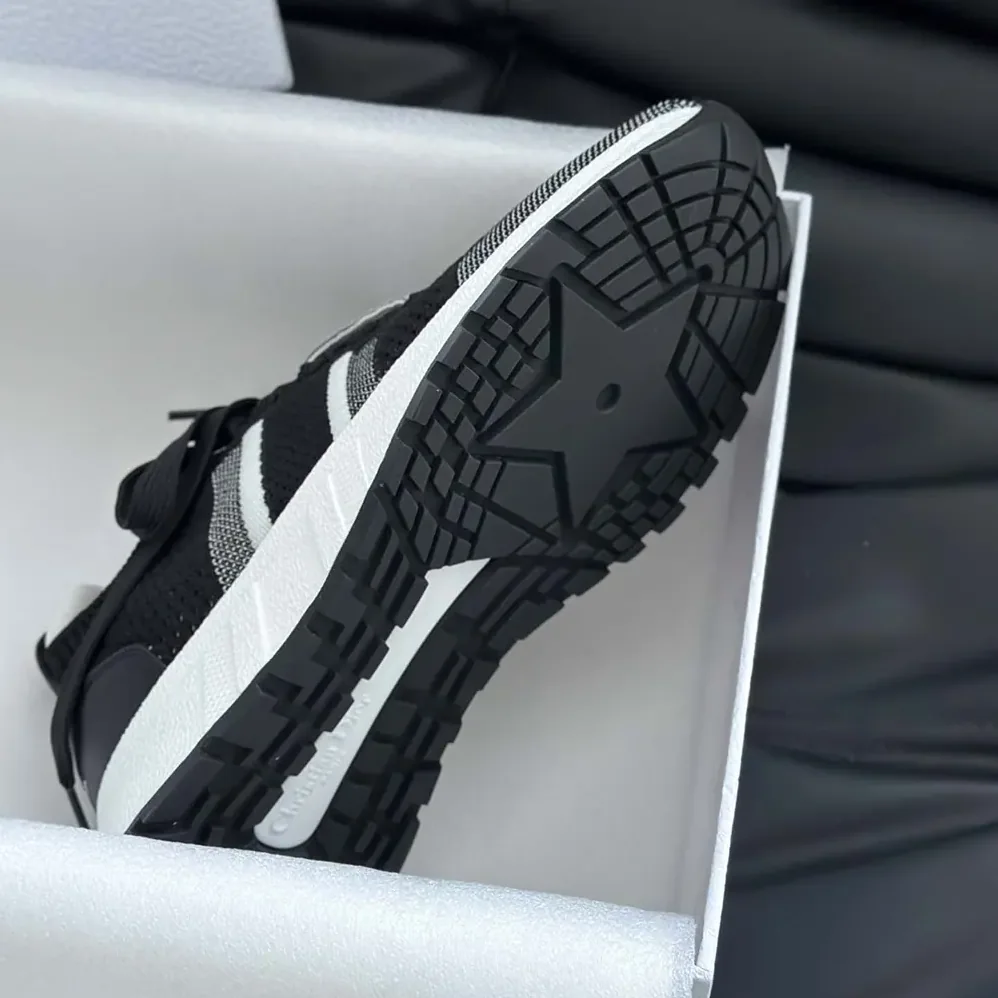 Dior Run'n'Dior Sneaker Black and White Technical Mesh for Unisex Dior Run'n'Dior Sneaker Black and White Technical Mesh for Unisex