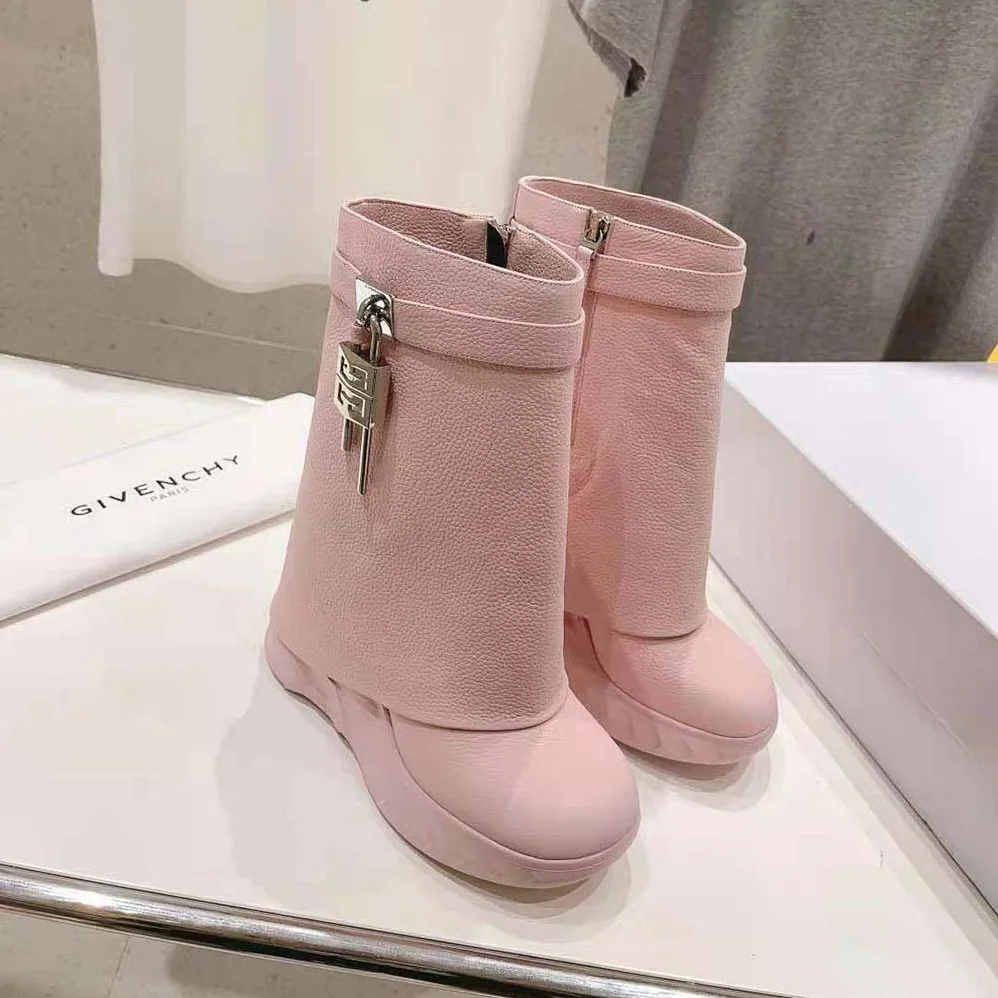 Givenchy Shark Lock Biker Ankle Boots in Grained Leather for Women in Pink