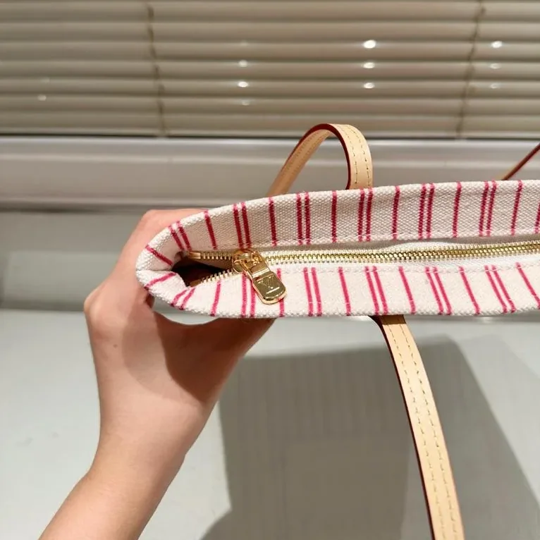 Louis Vuitton Carry It Beige Plum /