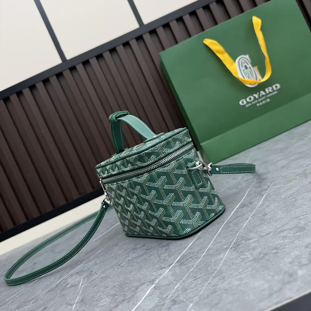 Goyard Muse Mini Vanity for Unisex in Green Goyard Muse Mini Vanity for Unisex in Green