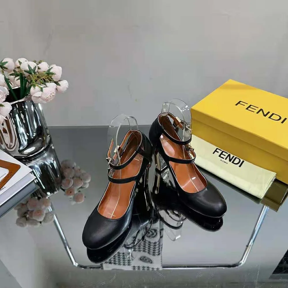Fendi Delfina Black Leather High-Heeled Pumps for Women in Black Fendi Delfina Black Leather High-Heeled Pumps for Women in Black