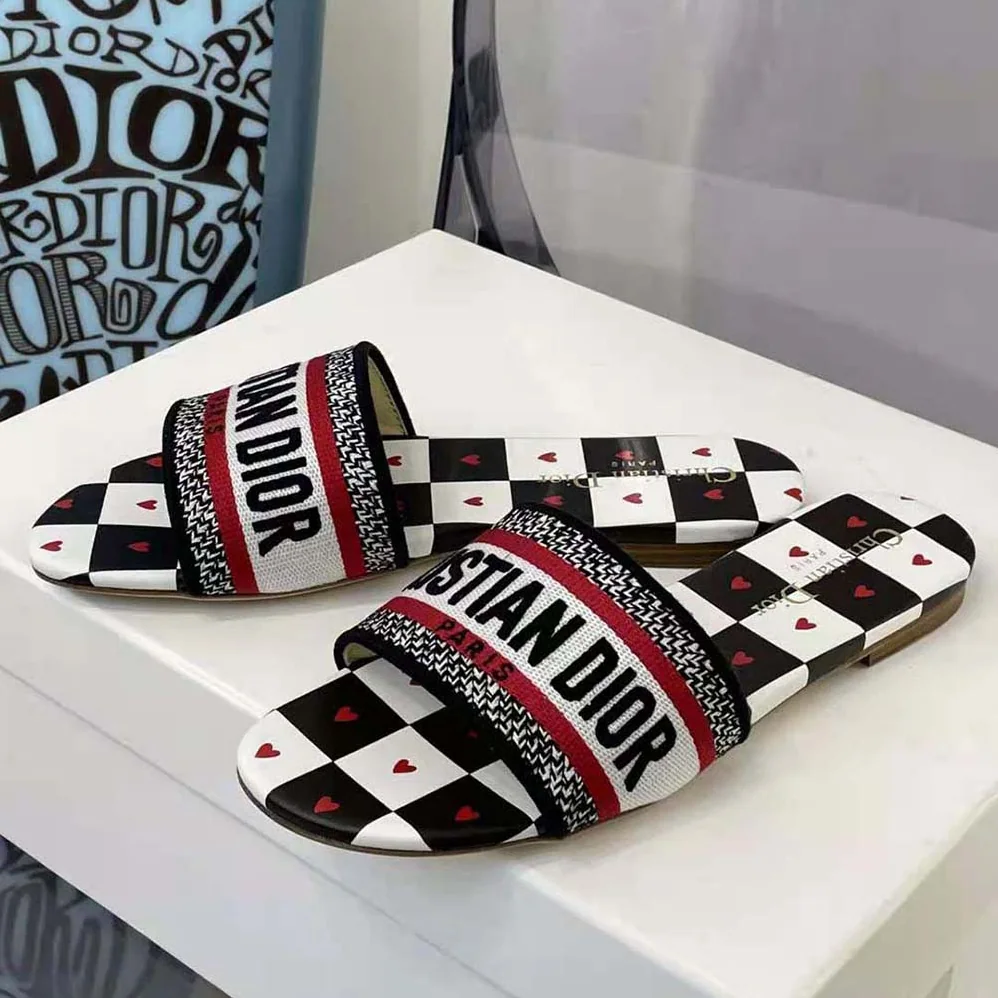 Dior Dway Dioramour Slide White Black and Red D for Women in Chess Heart Embroidered Cotton Dior Dway Dioramour Slide White Black and Red D for Women in Chess Heart Embroidered Cotton