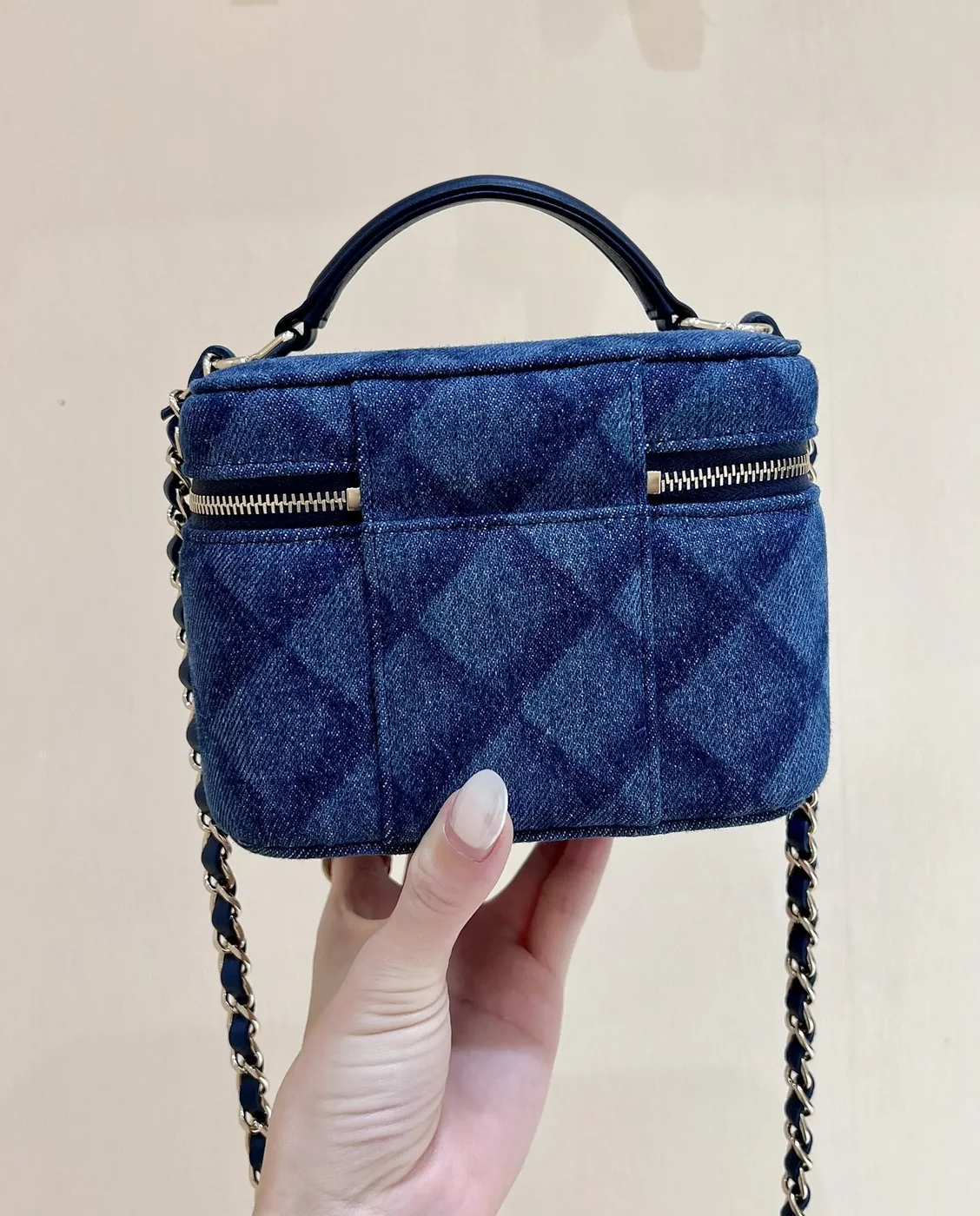 Chanel CC Denim Vanity Bag Dark Blue / Chanel CC Denim Vanity Bag Dark Blue /