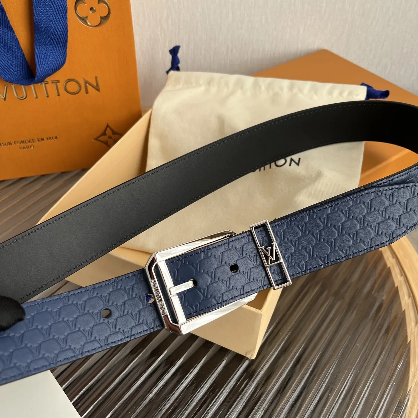 Louis Vuitton Reversible Blason Belt Navy Blue & Black Louis Vuitton Reversible Blason Belt Navy Blue & Black
