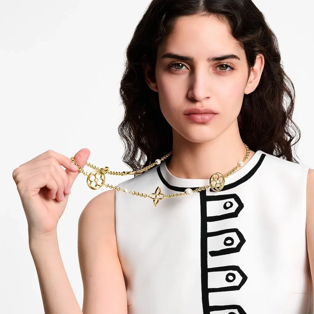 Louis Vuitton Pearly Flower Sautoir Necklace White Gold Hardware