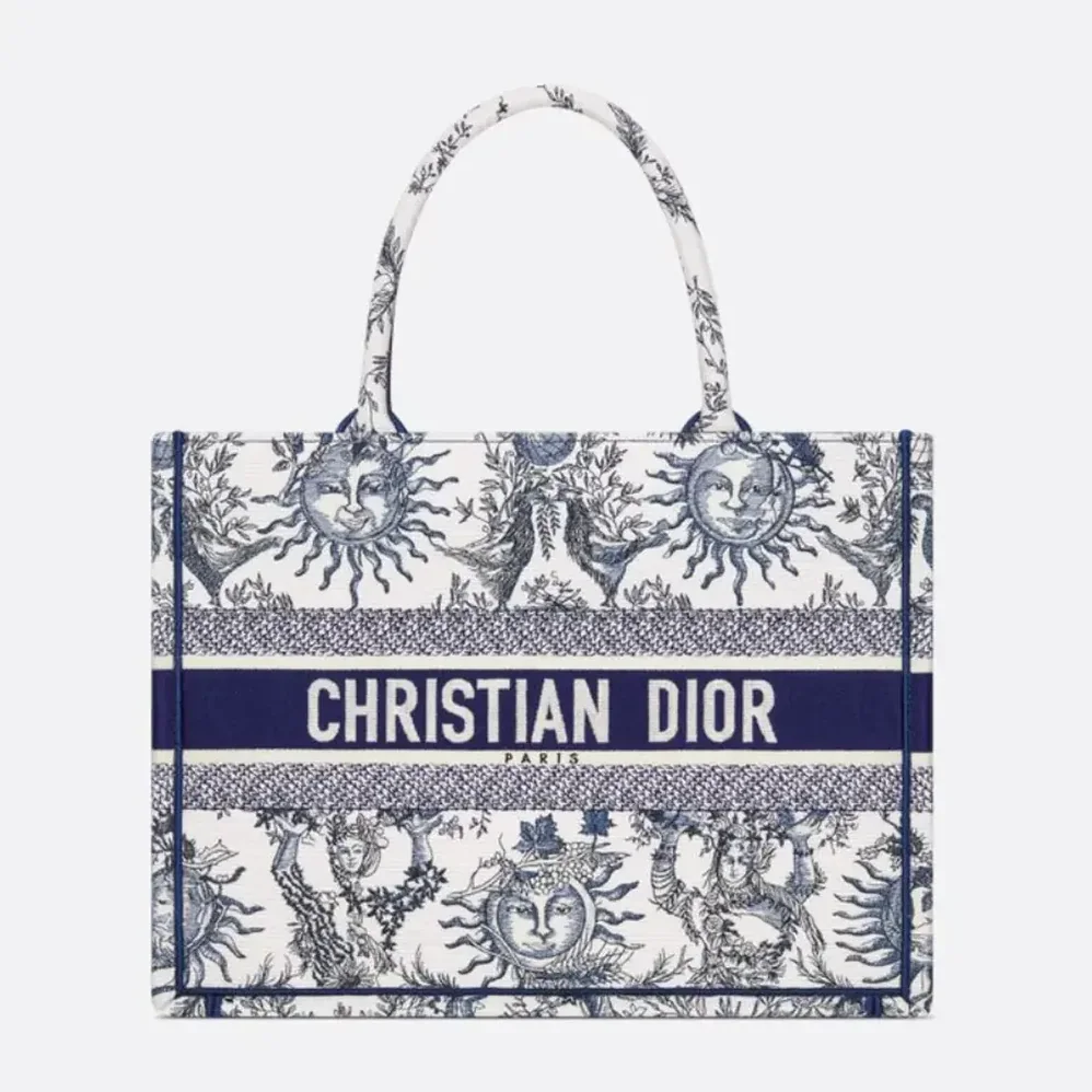 Dior Medium Dior Book Tote White and Navy Blue Toile de Jouy Soleil Embroidery for Women Dior Medium Dior Book Tote White and Navy Blue Toile de Jouy Soleil Embroidery for Women