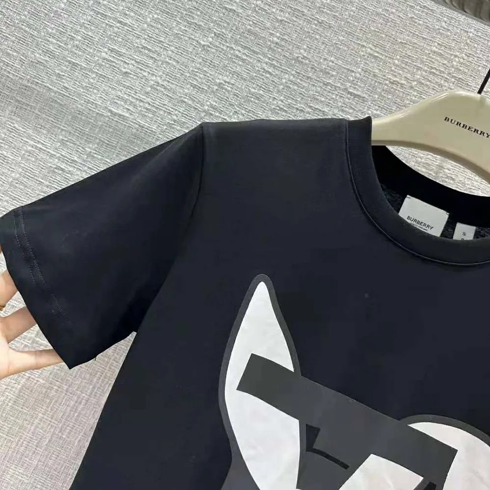 Burberry Rabbit Print Cotton T-shirt for Men in Black Burberry Rabbit Print Cotton T-shirt for Men in Black
