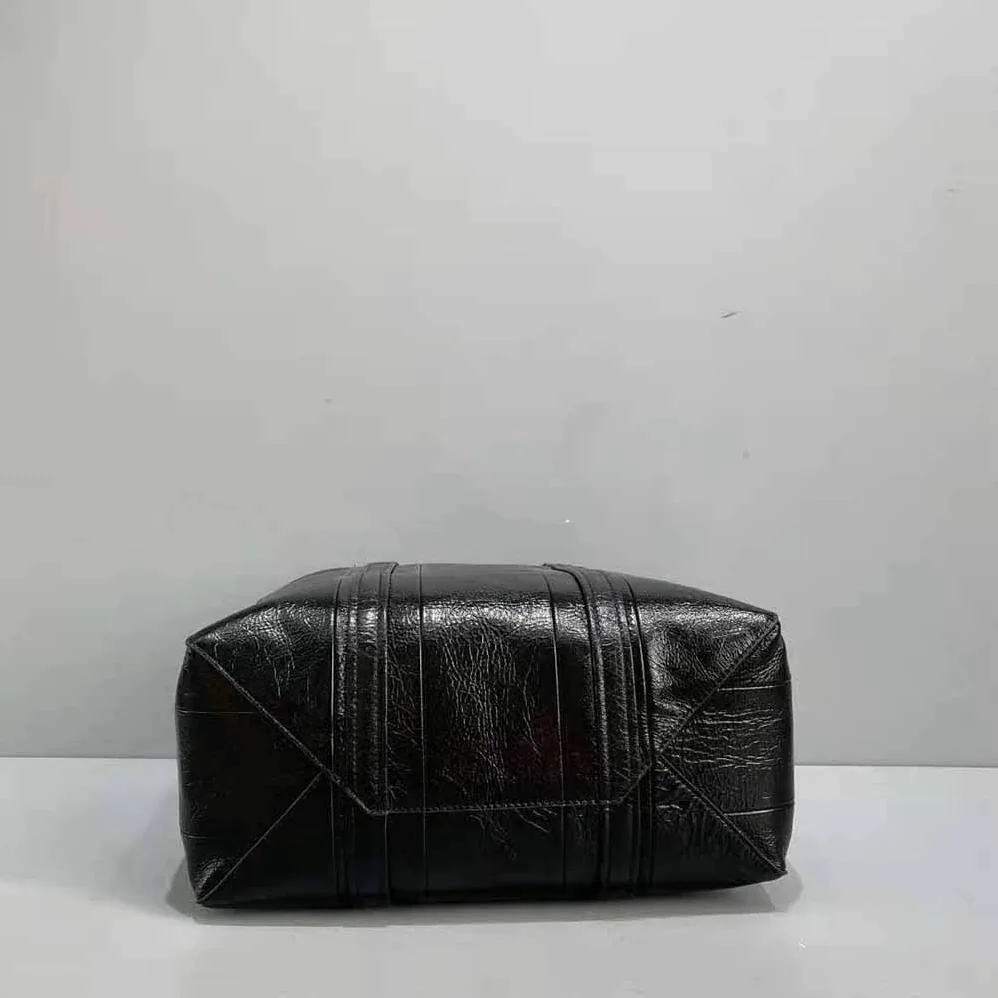 Balenciaga Barbes Medium East-West Shopper Bag in Black for Women Balenciaga Barbes Medium East-West Shopper Bag in Black for Women
