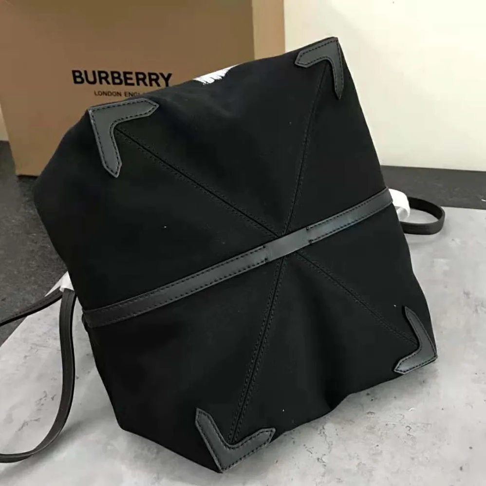 Burberry Medium Love Print Cotton Beach Tote for Women in Black