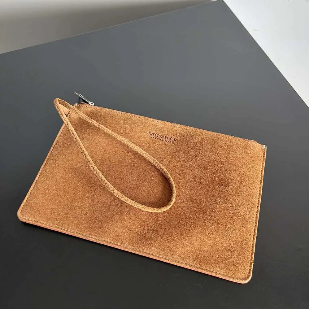 Bottega Veneta Medium Arco Tote Bag for Women in Brown Bottega Veneta Medium Arco Tote Bag for Women in Brown