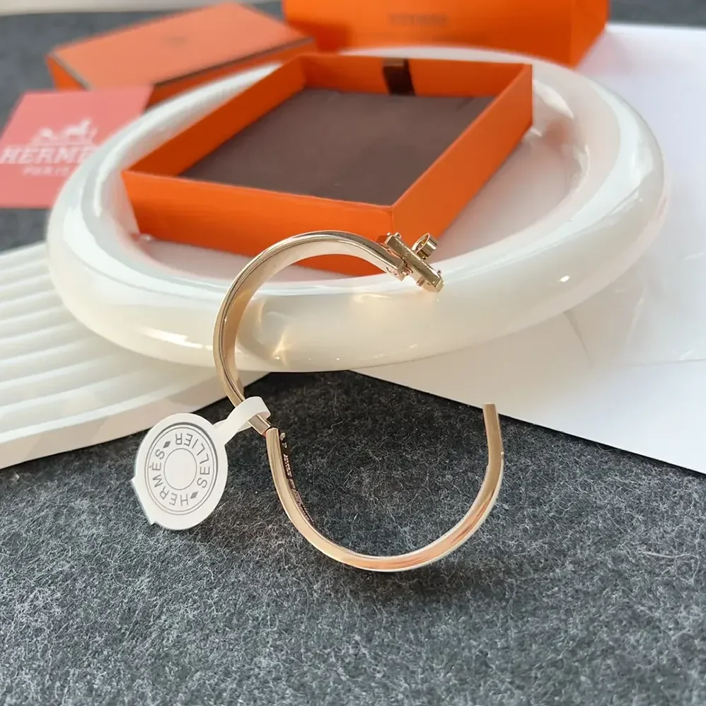 Hermes Mini Clic Kelly Bracelet for Unisex in White