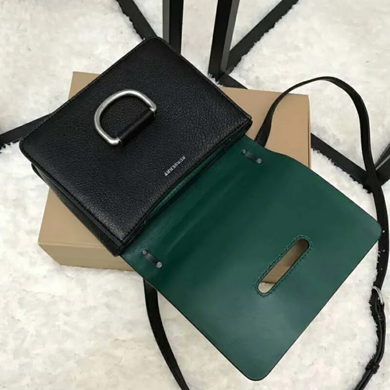 Burberry The Small Leather D-Ring Bag for Women in Black