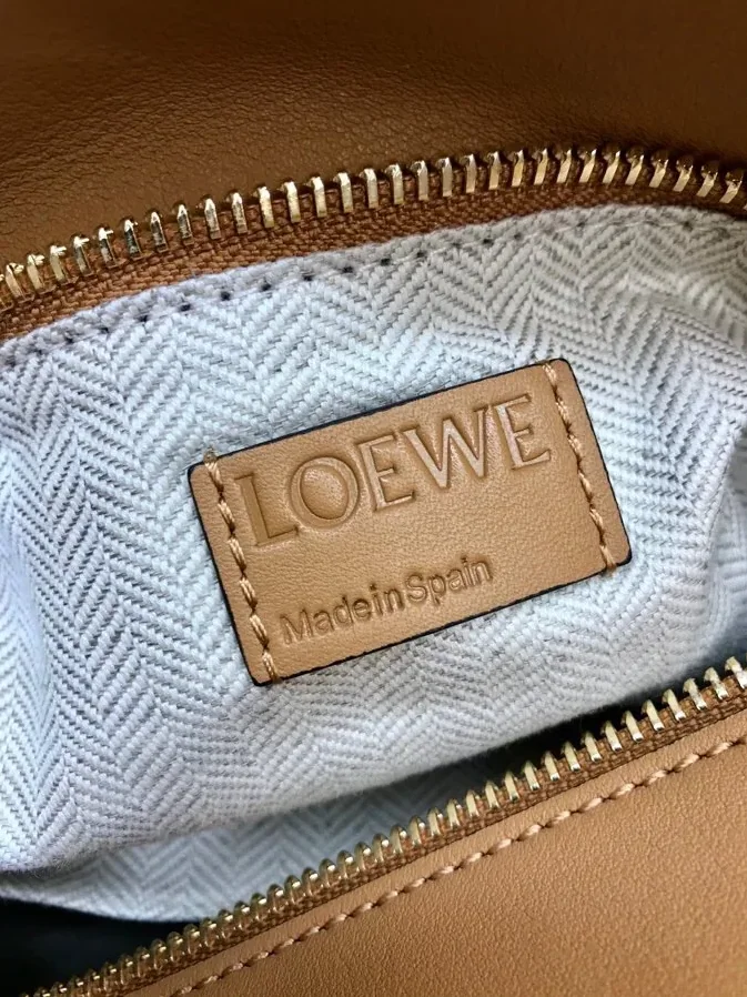 Loewe Small Puzzle Bag Brown /