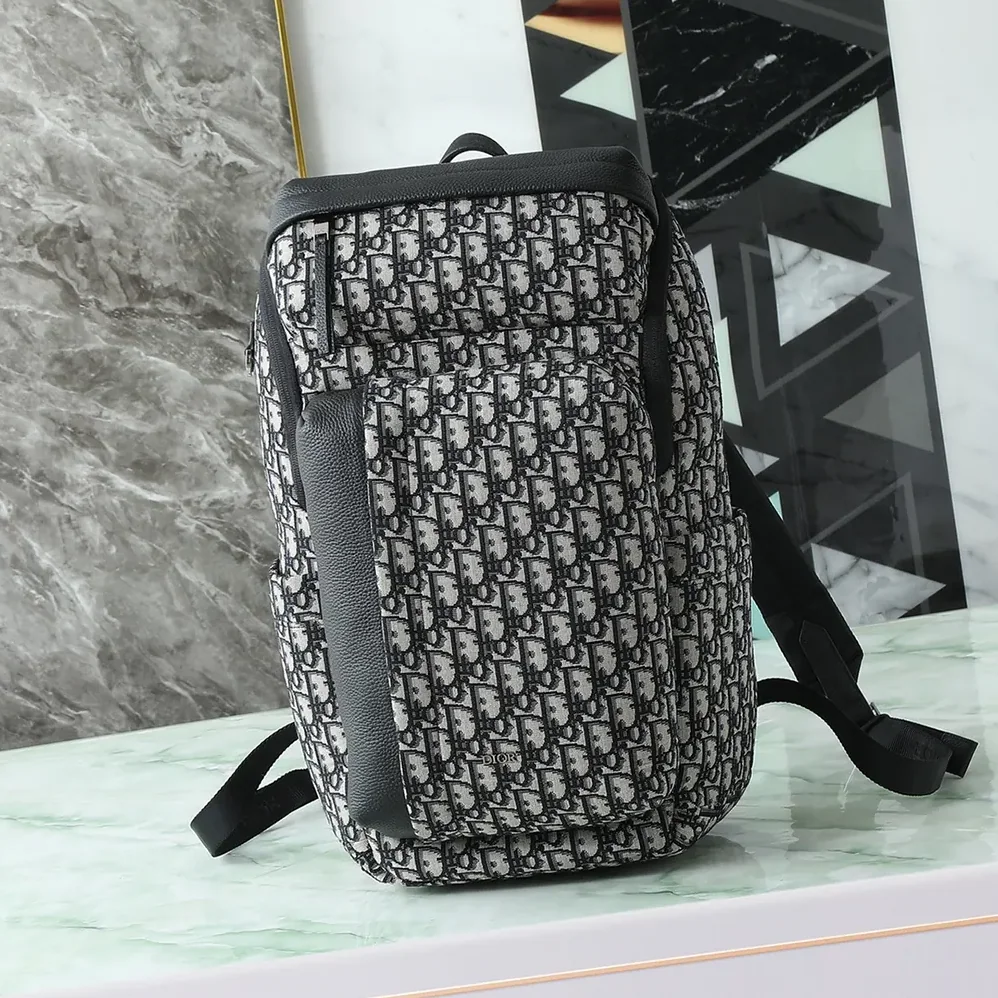 Dior Rider Soft Zipped Backpack Beige and Black Dior Oblique Jacquard with Black Grained Calfskin for Men Dior Rider Soft Zipped Backpack Beige and Black Dior Oblique Jacquard with Black Grained Calfskin for Men