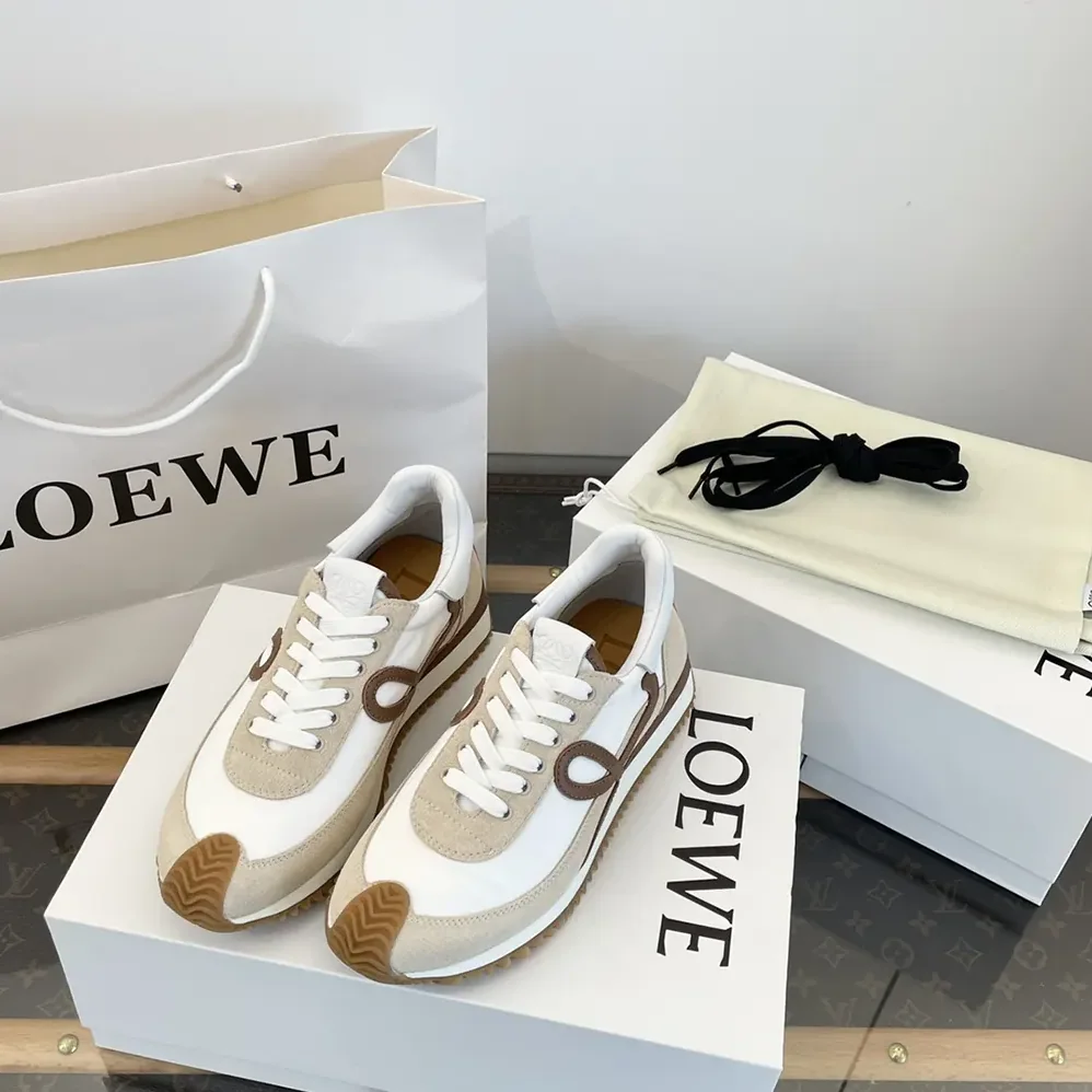 Loewe Flow Runner in Nylon and Suede for Unisex in Chocolate Loewe Flow Runner in Nylon and Suede for Unisex in Chocolate