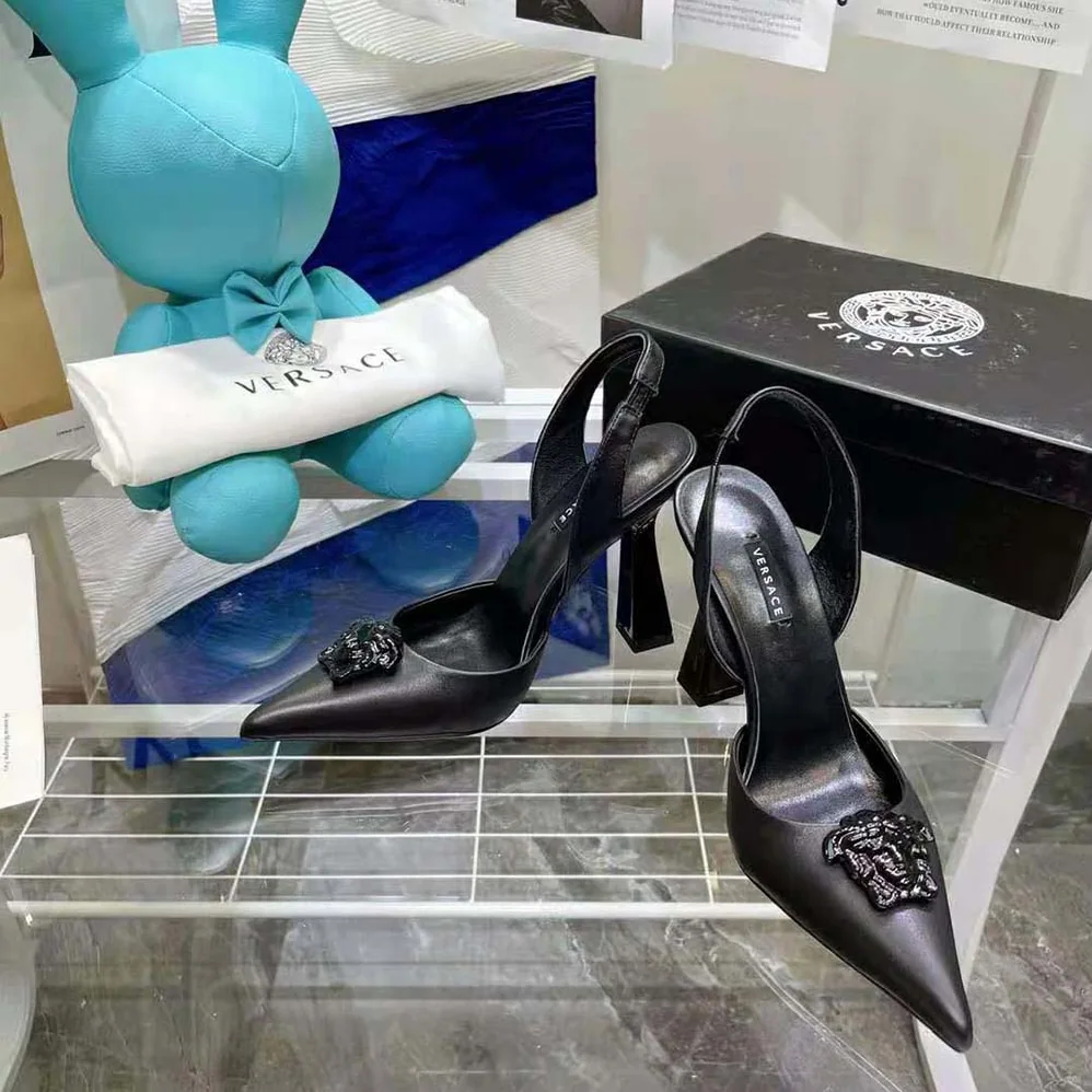 Versace LA Medusa Sling-Black Pumps in 10.5cm Heel Hight for Women Versace LA Medusa Sling-Black Pumps in 10.5cm Heel Hight for Women