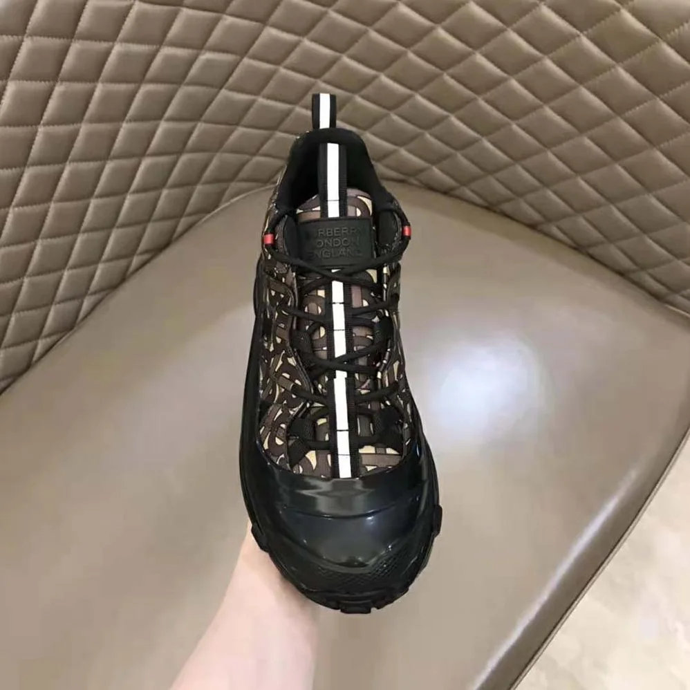 Burberry Monogram Print E-canvas Arthur Sneakers for Women in Brown Burberry Monogram Print E-canvas Arthur Sneakers for Women in Brown