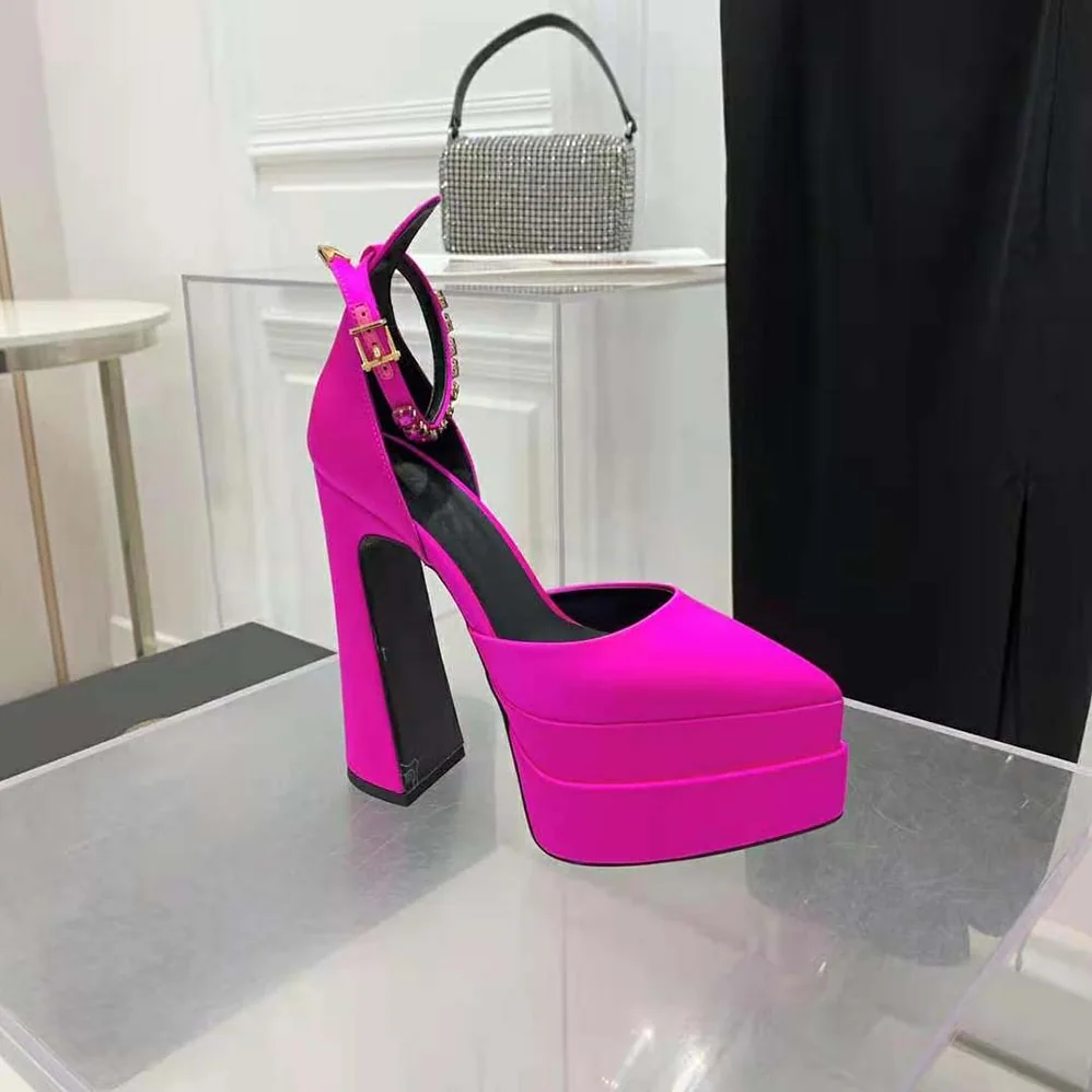 Versace Medusa Aevitas Platform Pumps in 15.5cm Heel Hight for Women in Rose
