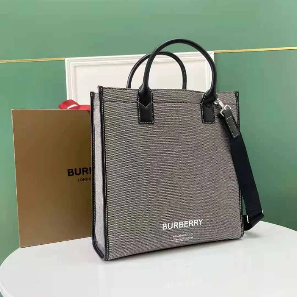 Burberry Horseferry Print Cotton Canvas Tote for Women Burberry Horseferry Print Cotton Canvas Tote for Women