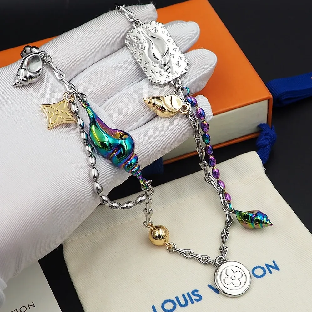 Louis Vuitton Shell Necklace Silver Louis Vuitton Shell Necklace Silver