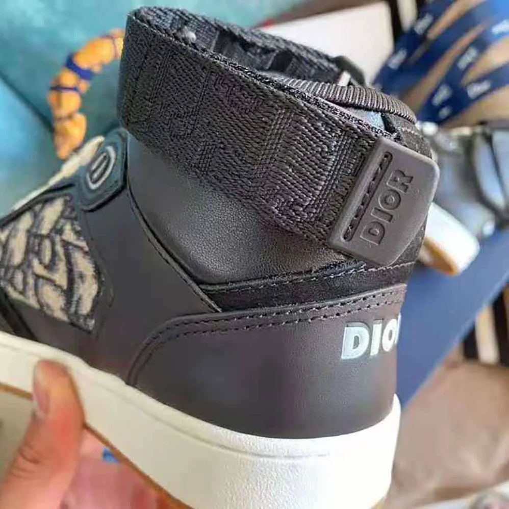 Dior B27 High-Top Sneaker Smooth Calfskin with Dior Oblique Jacquard for Men in Black Dior B27 High-Top Sneaker Smooth Calfskin with Dior Oblique Jacquard for Men in Black