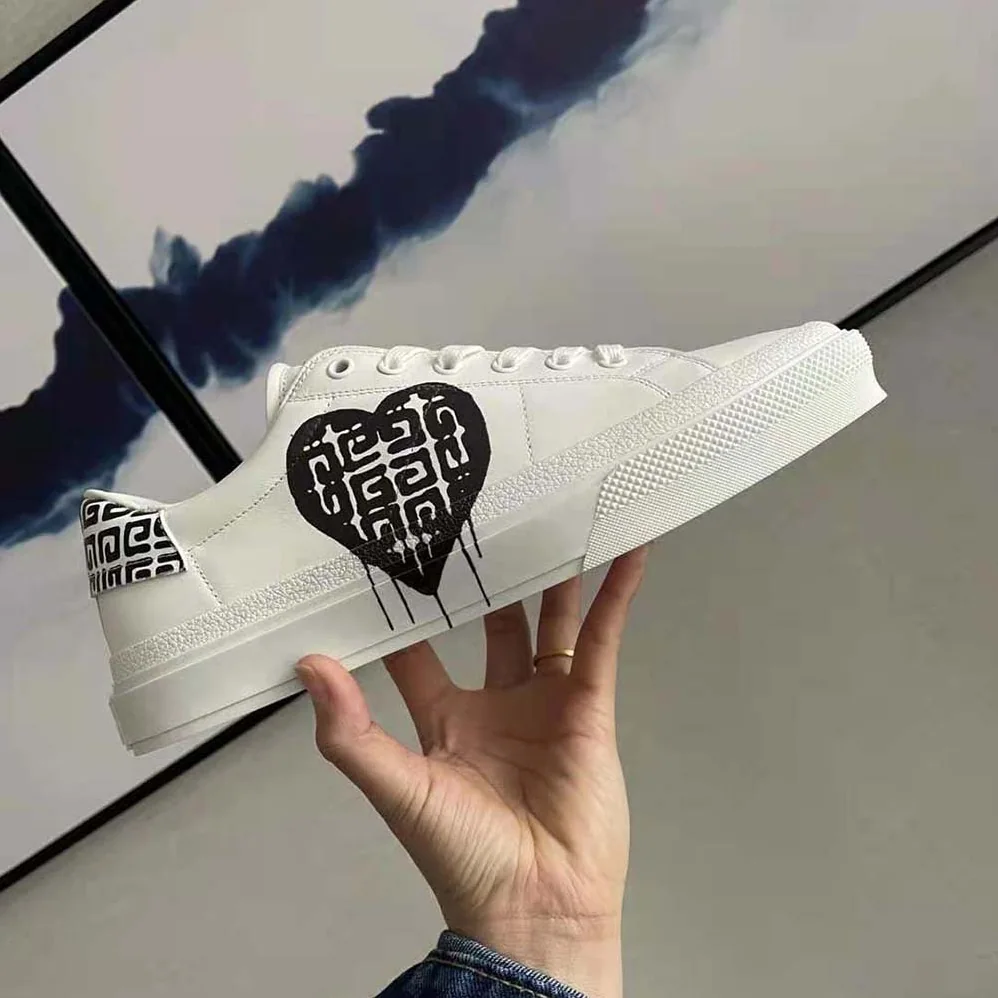 Givenchy Sneakers in Leather with Tag Effect 4G Print for Unisex in White
