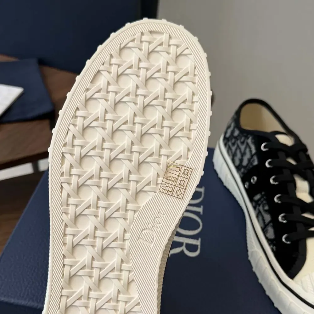 Dior Hooper Low-Top Sneaker Beige and Blue Dior Oblique Jacquard and Black Suede Calfskin for Unisex Dior Hooper Low-Top Sneaker Beige and Blue Dior Oblique Jacquard and Black Suede Calfskin for Unisex