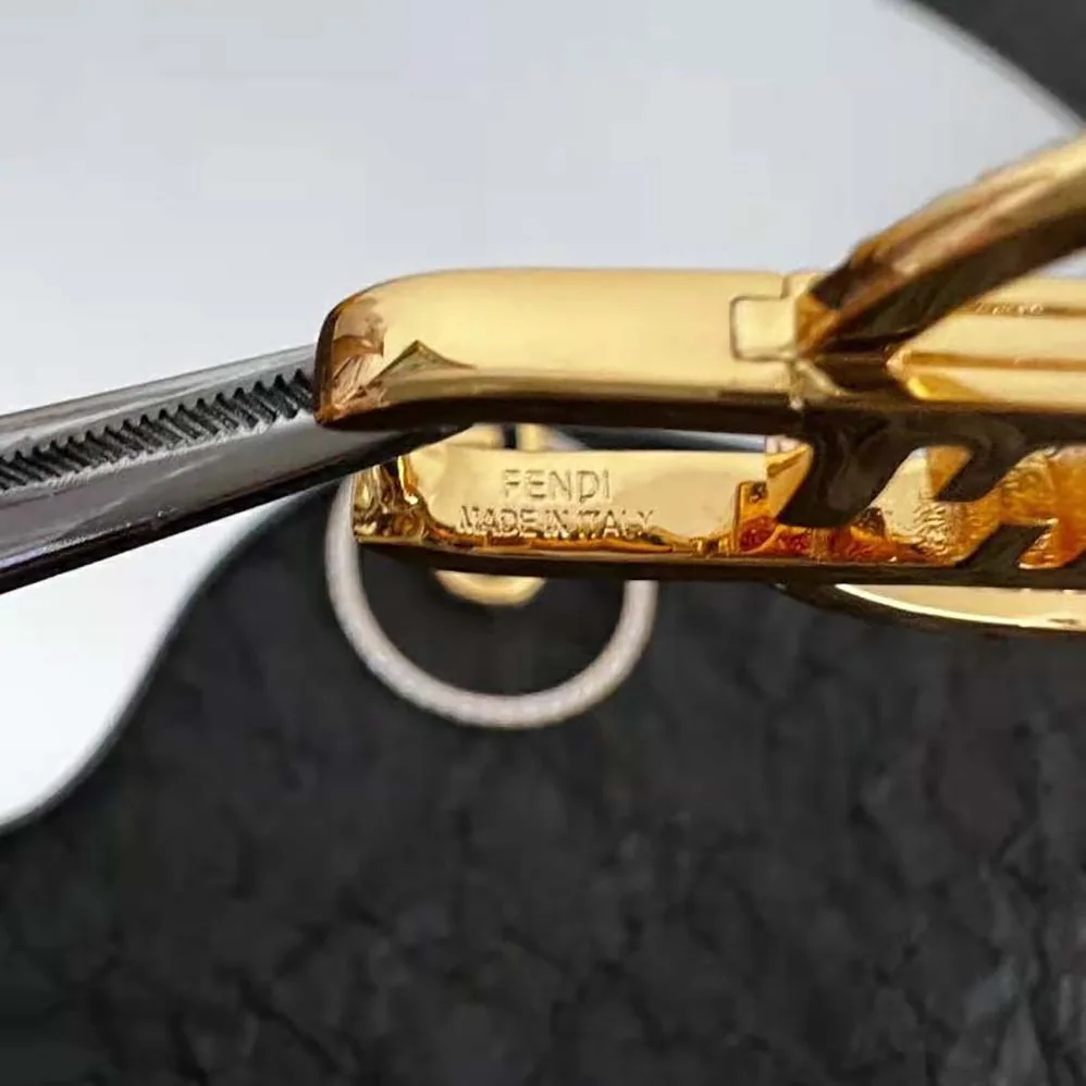 Fendi O'Lock Earrings Gold for Women in coloured Fendi O'Lock Earrings Gold for Women in coloured
