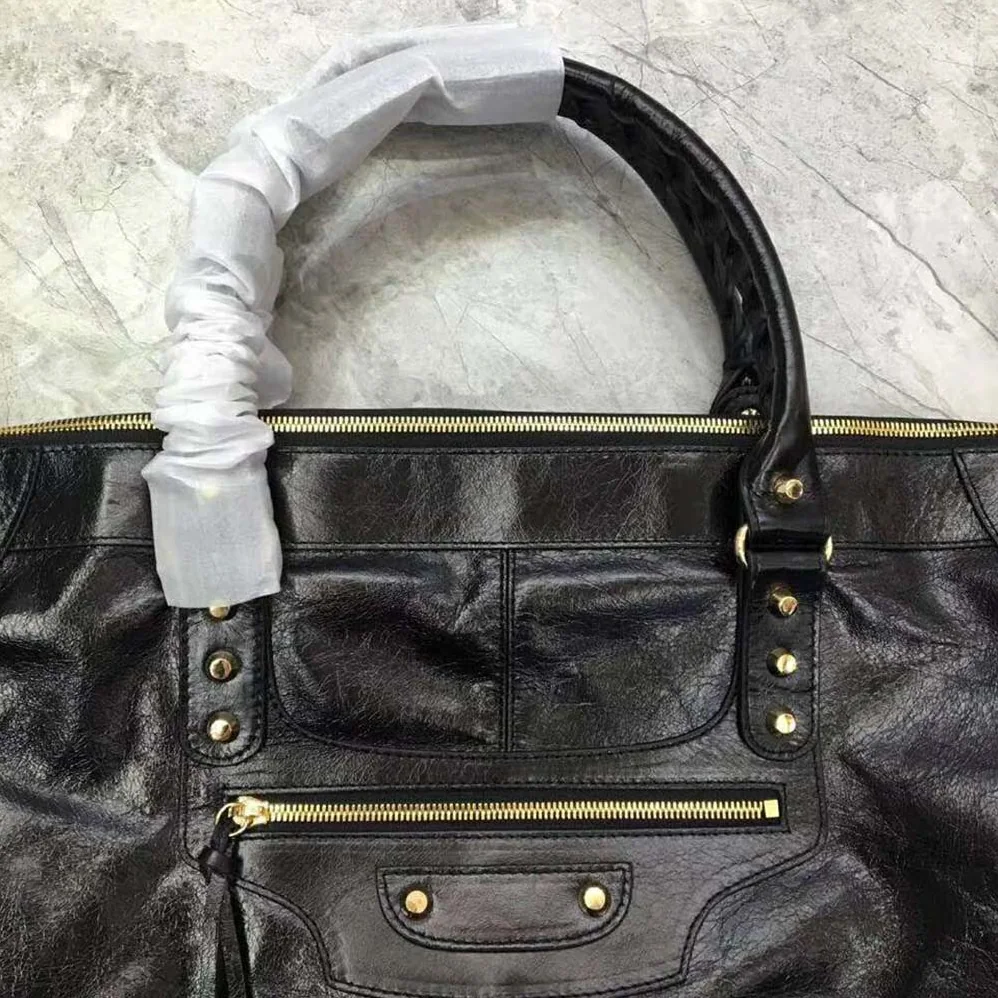 Balenciaga Classic City Medium Sized Lambskin Hand Carry Shoulder Bag for Women Balenciaga Classic City Medium Sized Lambskin Hand Carry Shoulder Bag for Women