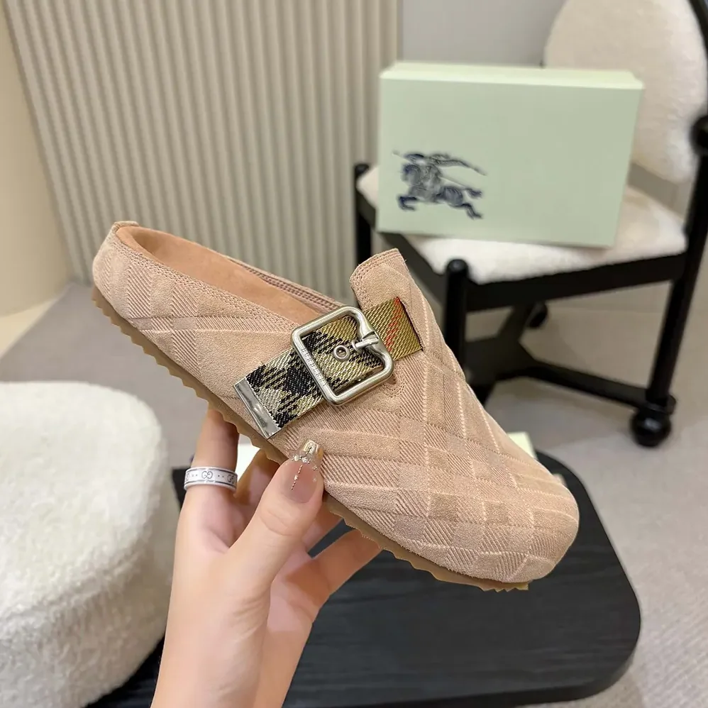 Burberry Check Denim Urchin Clogs for Unisex in Flora Pink Burberry Check Denim Urchin Clogs for Unisex in Flora Pink