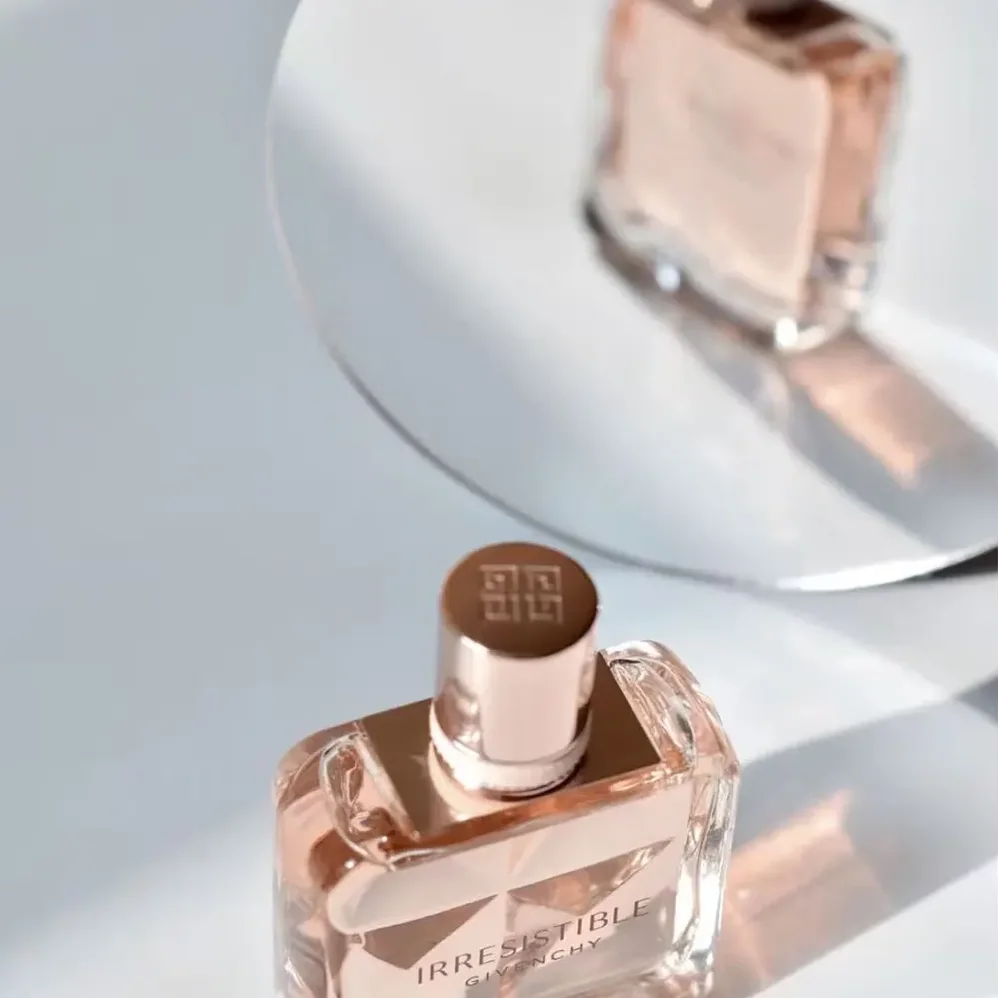 Givenchy Irresistible Eau de Parfum Fruity Woody Floral for Women