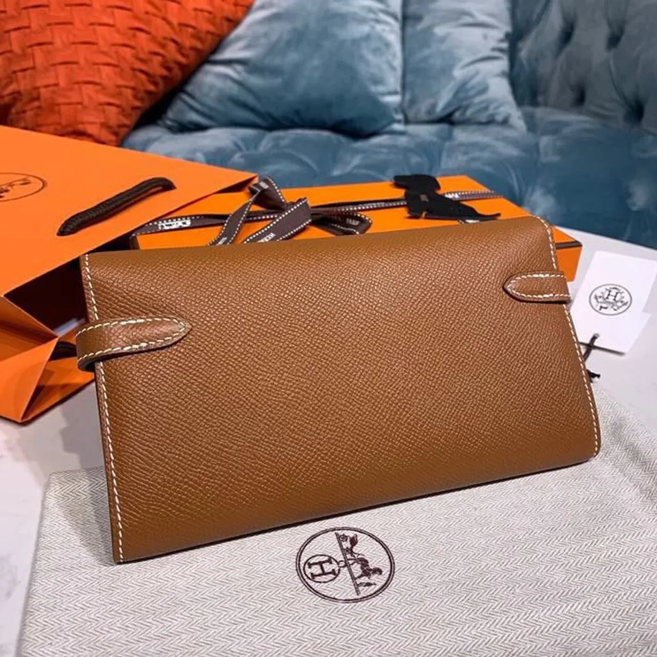 Hermes Kelly Wallet To Go Woc Brown With Gold Toned Hardware Bag / Hermes Kelly Wallet To Go Woc Brown With Gold Toned Hardware Bag /