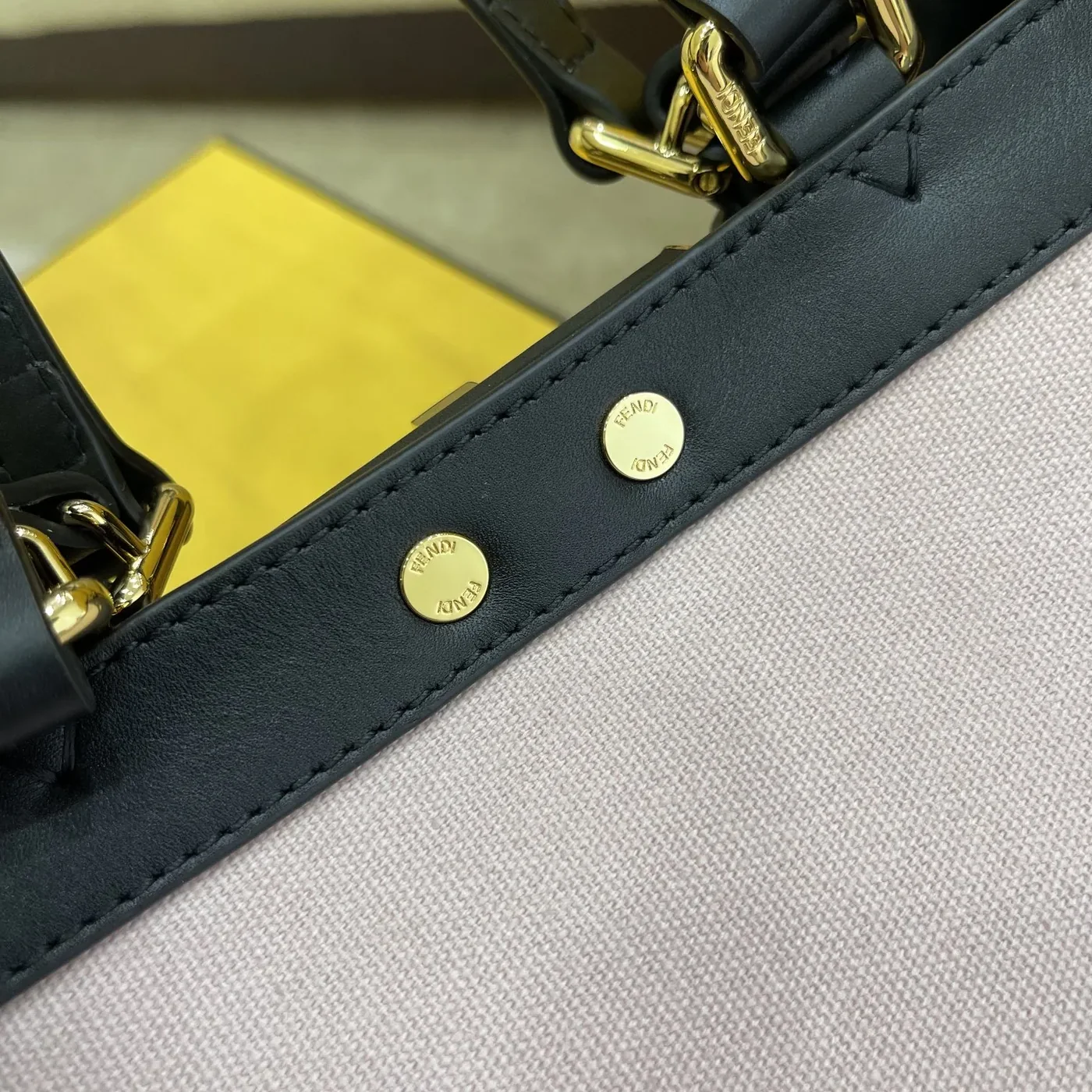 Fendi Peekaboo X in tote Bag Pink Canvas