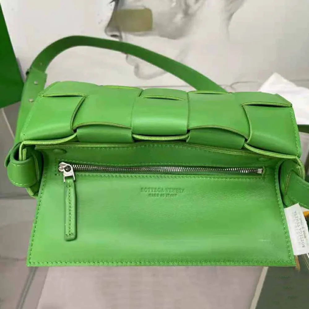 Bottega Veneta Cassette Intreccio Leather Cross-Body Bag for Women in Green