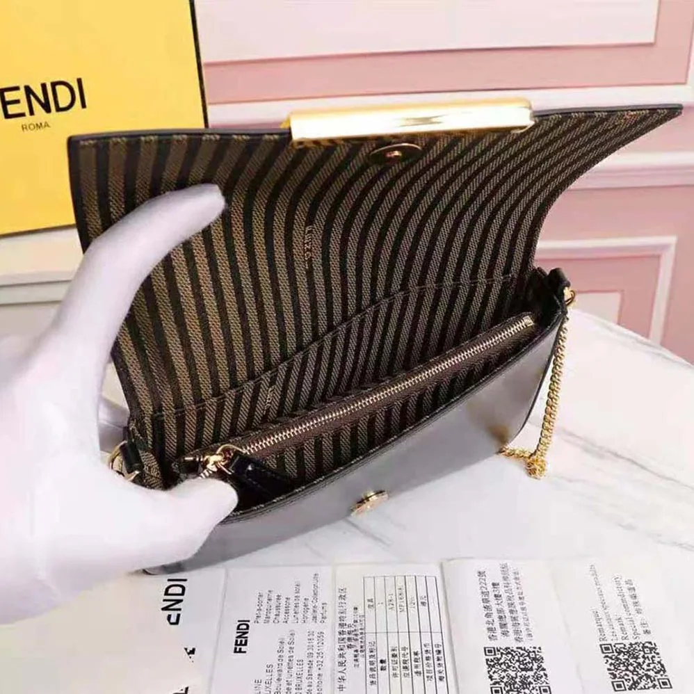 Fendi Wallet on Chain with Pouches Leather Mini-Bag for Women in Black Fendi Wallet on Chain with Pouches Leather Mini-Bag for Women in Black