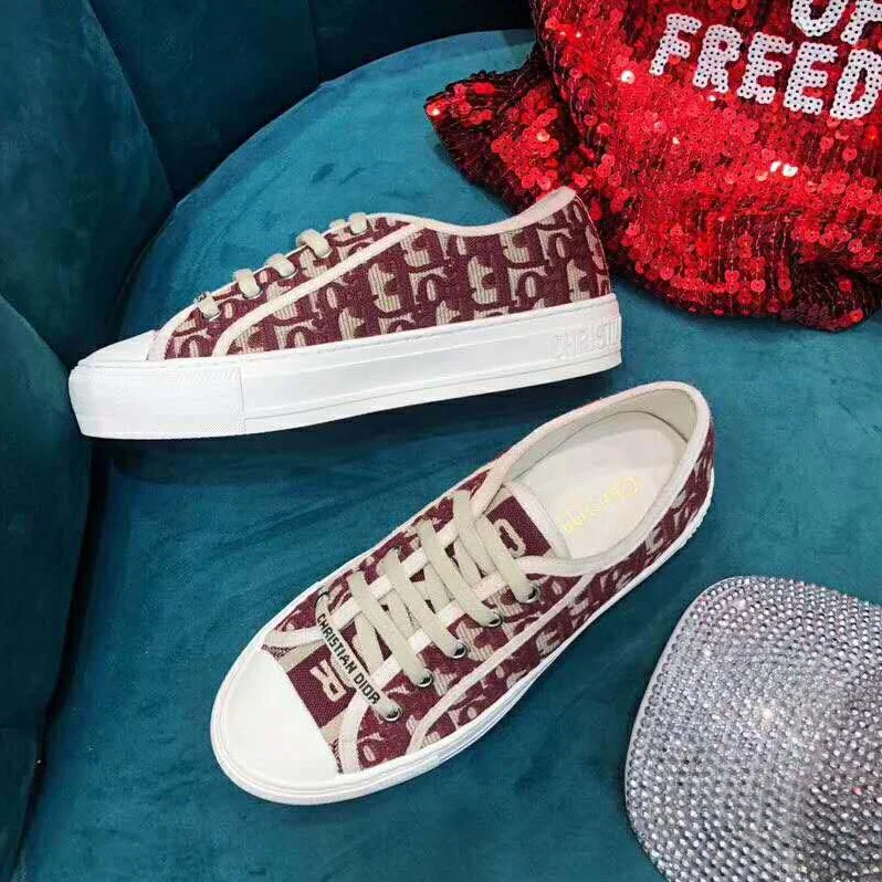 Dior Shoes Walk'n'Dior Sneaker in Oblique Embroidered Canvas for Women in Red Dior Shoes Walk'n'Dior Sneaker in Oblique Embroidered Canvas for Women in Red