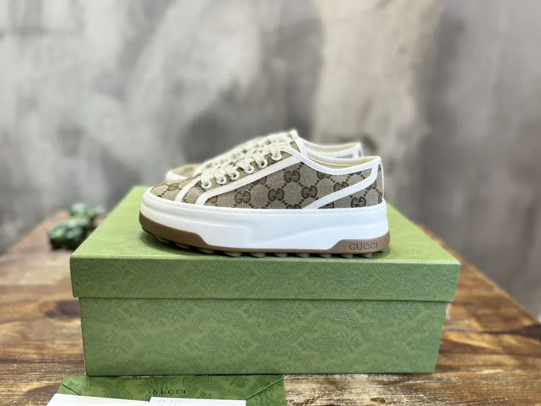 Gucci Low in Cut Sneaker Brown Gucci Low in Cut Sneaker Brown
